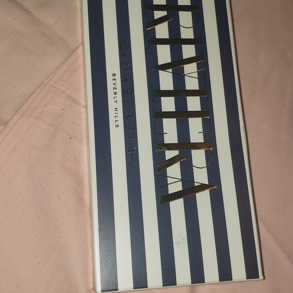 Anastasia Beverly Hills Palette - Picture 4 of 8